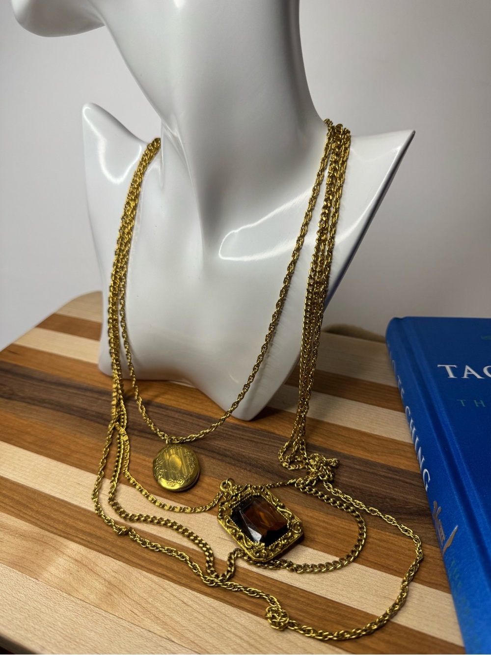 Goldette vintage locket necklace preowned